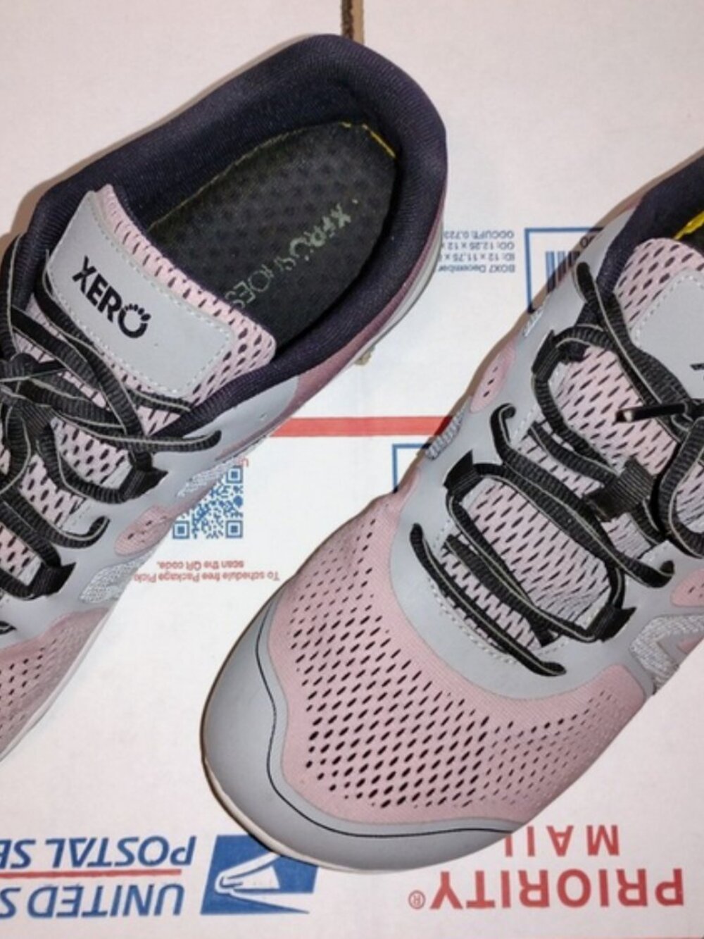 Xero shoes HFS 2 men ( tagged 11.5 men fits like 11 men)